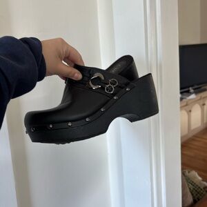Black Y2K platform chunky clogs